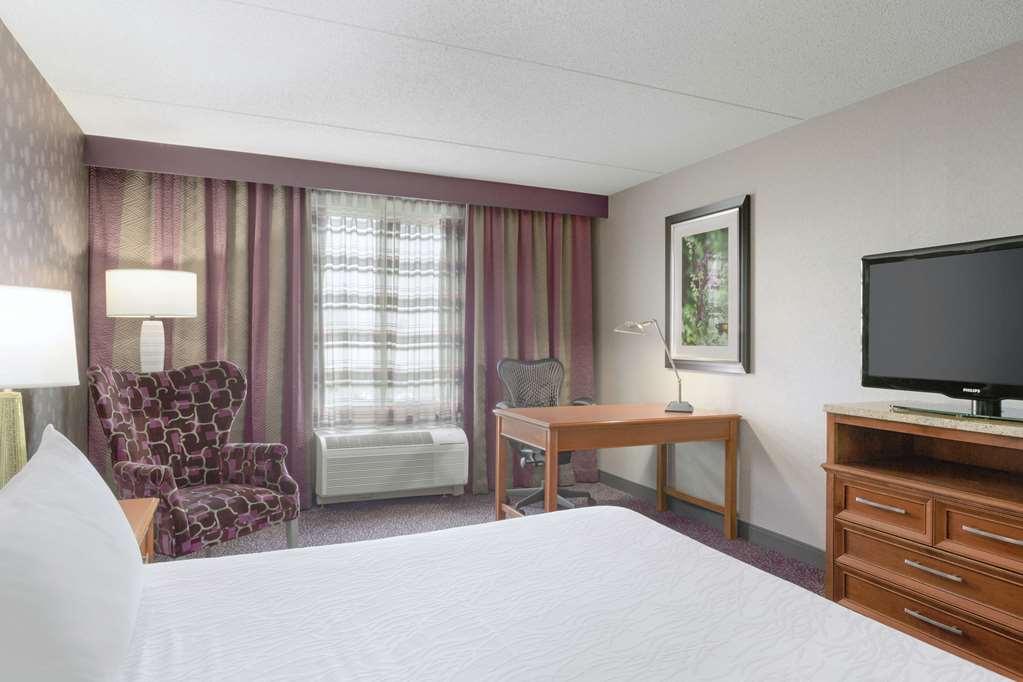 Hilton Garden Inn Springfield Room photo