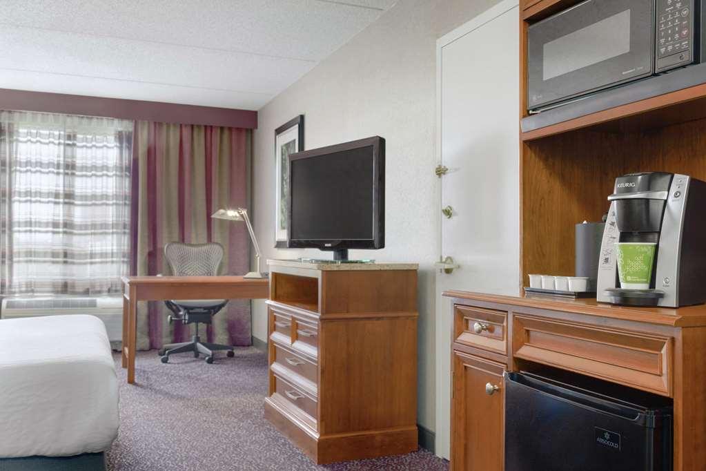 Hilton Garden Inn Springfield Room photo
