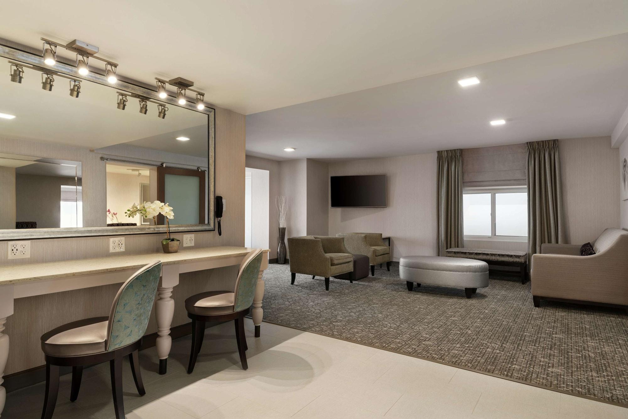 Hilton Garden Inn Springfield Exterior photo